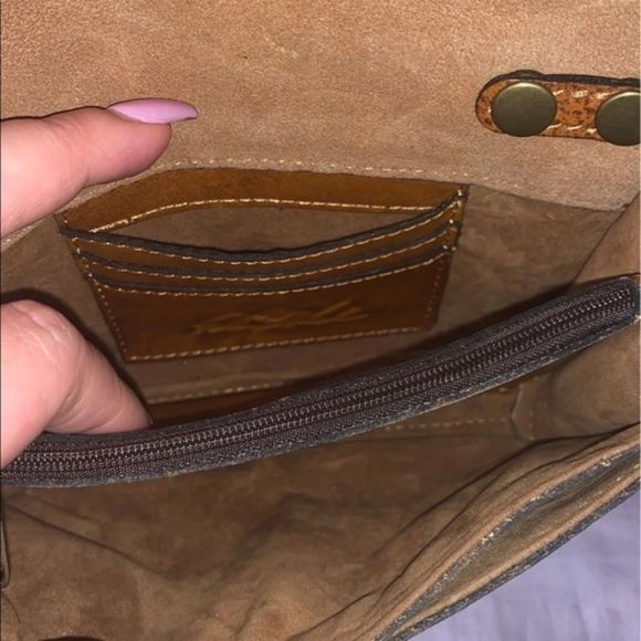 Patricia Nash tooled crossbody - Picture 4 of 5